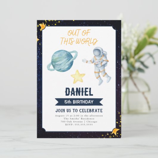 Invitation d'anniversaire de l'espace extra-atmosp (Debout devant)