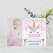 Invitation d'anniversaire de licorne de photo de (Debout devant)