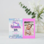 Invitation d'anniversaire de licorne rose et viole (Debout devant)