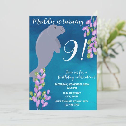Invitation d'anniversaire de Manatee (Debout devant)