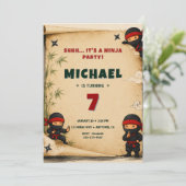 Invitation d'anniversaire de ninja mignon (Debout devant)