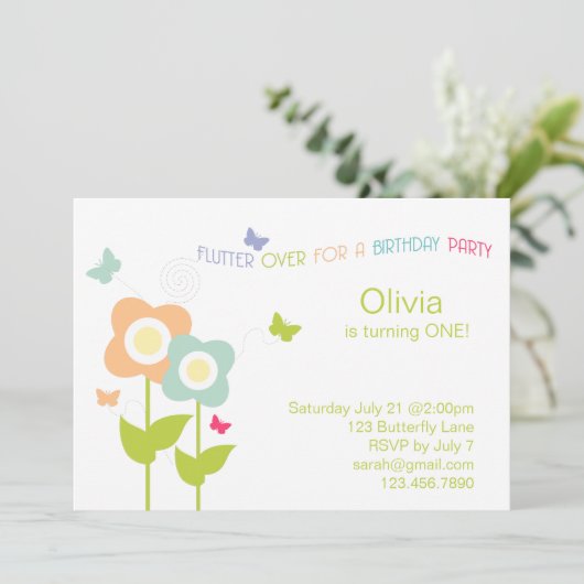 Invitation d'anniversaire de papillon (Debout devant)