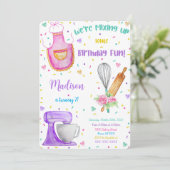 Invitation d'anniversaire de pâtisserie (Debout devant)