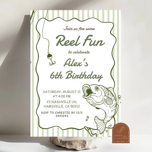 Invitation d'anniversaire de pêche dessinée à la m