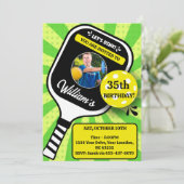 Invitation d'anniversaire de Pickleball RETRO Vert (Debout devant)