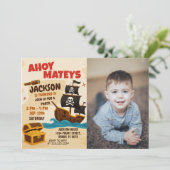 Invitation d'anniversaire de Pirate pour enfants (Debout devant)
