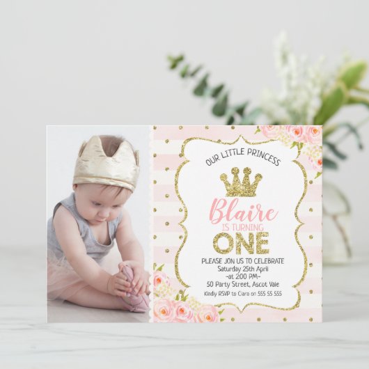 Invitation d'anniversaire de princesse Crown de (Debout devant)