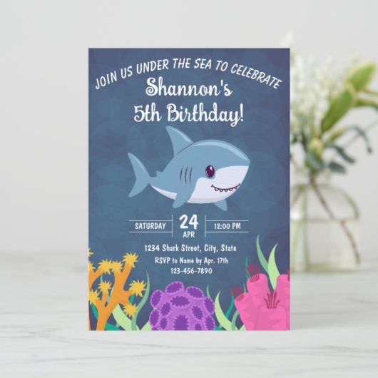 Invitation d'anniversaire de requin (Debout devant)