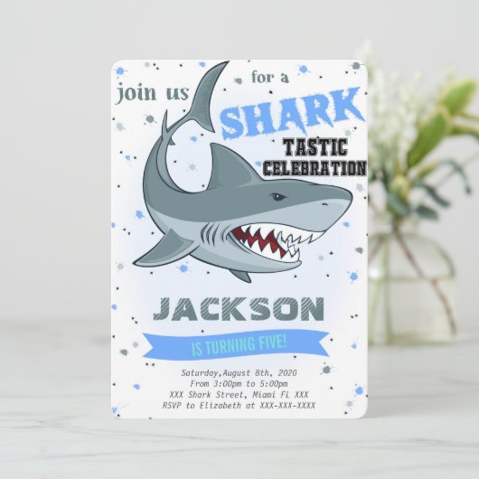 Invitation d'anniversaire de requin (Debout devant)