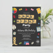 Invitation d'anniversaire de soirée de jeu pour en (Debout devant)