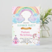 Invitation d'anniversaire de soirée pyjama licorne (Debout devant)