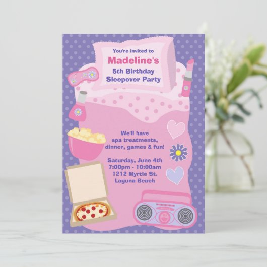 Invitation d'anniversaire de soirée pyjamas (Debout devant)