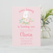 Invitation d'anniversaire de Some Bunny florale et (Debout devant)