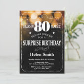 Invitation d'anniversaire de surprise de parties (Debout devant)