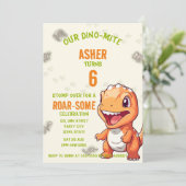 Invitation d'anniversaire de T-Rex de dinosaure or (Debout devant)
