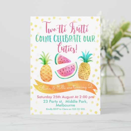 Invitation d'anniversaire de Two-tti Frutti de (Debout devant)
