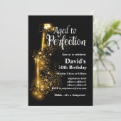 Invitation d'anniversaire de vin, âge à la perfect (Debout devant)