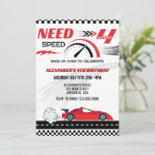 Invitation d'anniversaire de voiture de course à g (Debout devant)