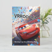 Invitation d'anniversaire de voiture de course de (Debout devant)