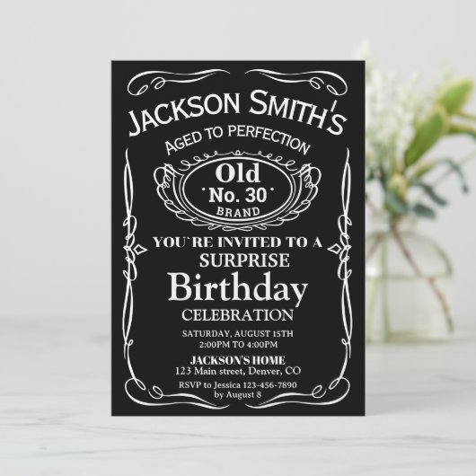 Invitation d'anniversaire de Whiskey Surprise invi (Debout devant)