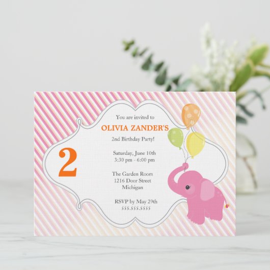 Invitation d'anniversaire d'éléphant rose (Debout devant)