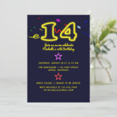 Invitation d'anniversaire des quatorze ans avec en (Debout devant)