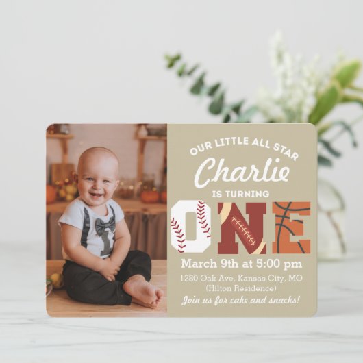 Invitation d'anniversaire d'étoile (Debout devant)