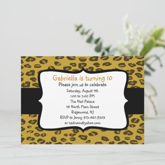 Invitation d'anniversaire d'impression de guépard (Debout devant)