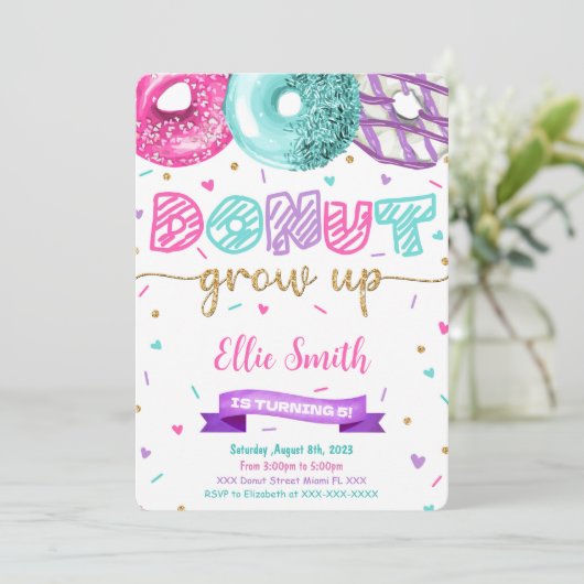 Invitation d'anniversaire donut modifiable (Debout devant)