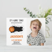 Invitation d'anniversaire du basket-ball en encre (Debout devant)