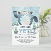 Invitation d'anniversaire du garçon d'hiver Yeti,  (Debout devant)