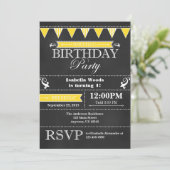 Invitation d'anniversaire du tableau noir jaune (Debout devant)