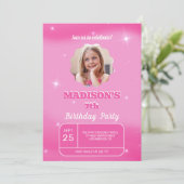 Invitation d'anniversaire d'un Arrière - plan rose (Debout devant)