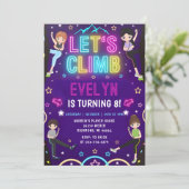 Invitation d'anniversaire d'une Escalade de rock p (Debout devant)