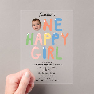 Invitation d'anniversaire d'une fille heureuse 1er