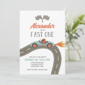 Invitation d'anniversaire Fast One voiture de cour (Debout devant)
