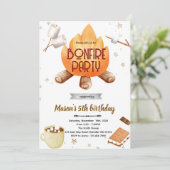 Invitation d'anniversaire feu de joie Smores migno (Debout devant)