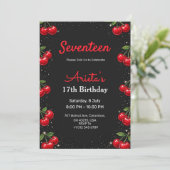 Invitation d'anniversaire fond noir thème cerises (Debout devant)