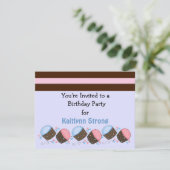 Invitation d'anniversaire gâteau cupcake mignon (Debout devant)
