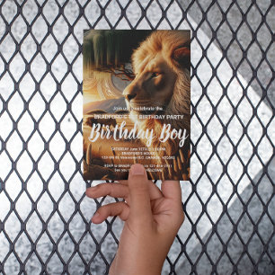 Invitation d'anniversaire : Lion majestueux errant