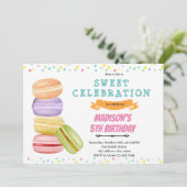 Invitation d'anniversaire Macaron (Debout devant)
