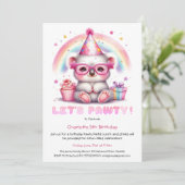 Invitation d'anniversaire mignonne de koala – Fais (Debout devant)