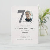 Invitation d'anniversaire minimaliste pour 70 ans (Debout devant)