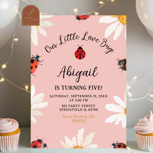 Invitation d'anniversaire minimaliste rose Lovebug