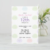 Invitation d'anniversaire Mochi excitée (Debout devant)