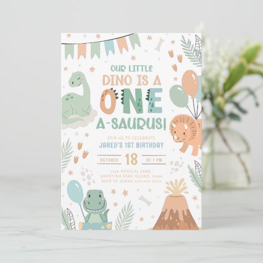 Invitation d'anniversaire Pastel Dinosaur. Un Bébé (Debout devant)