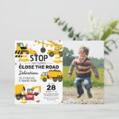 Invitation d'anniversaire pour enfants de construc (Debout devant)