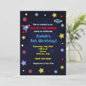 Invitation d'anniversaire pour enfants Fusée de l' (Debout devant)