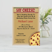 Invitation d'anniversaire pour enfants Pizza (Debout devant)