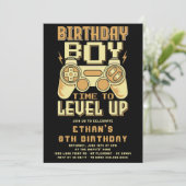 Invitation d'anniversaire pour faire monter les je (Debout devant)